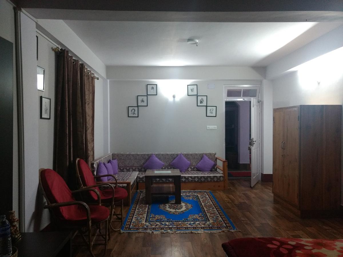 ホテル Aapas Residency カリンポン エクステリア 写真